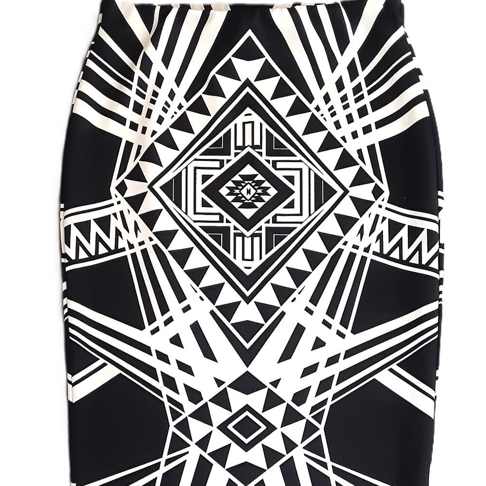 iZ Byer Woman's Skirt Size SMALL, Black/White, Below Knee, Machine Wash